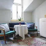 Retro & Romantic 2br Gem In Center! Karlovy Vary