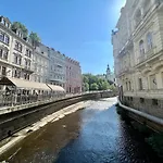 Retro & Romantic 2br Gem In Center! Apartman *