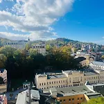 Retro & Romantic 2br Gem In Center! Apartman