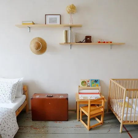 Διαμέρισμα Retro & Romantic 2br Gem In Center!