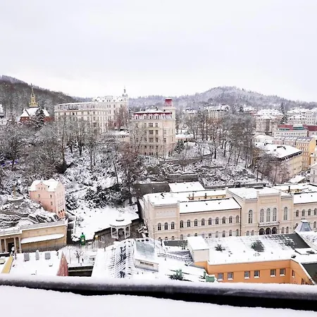 Retro & Romantic 2br Gem In Center! * Karlovy Vary