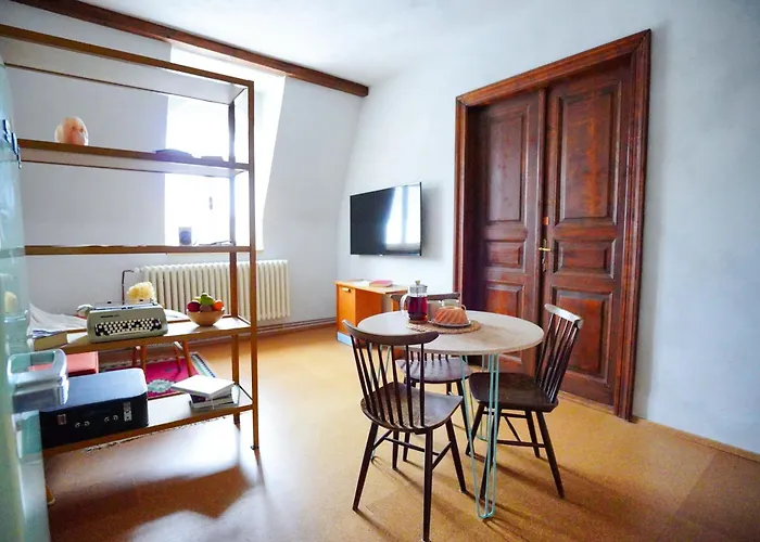 Retro & Romantic 2br Gem In Center! Apartamento Karlovy Vary